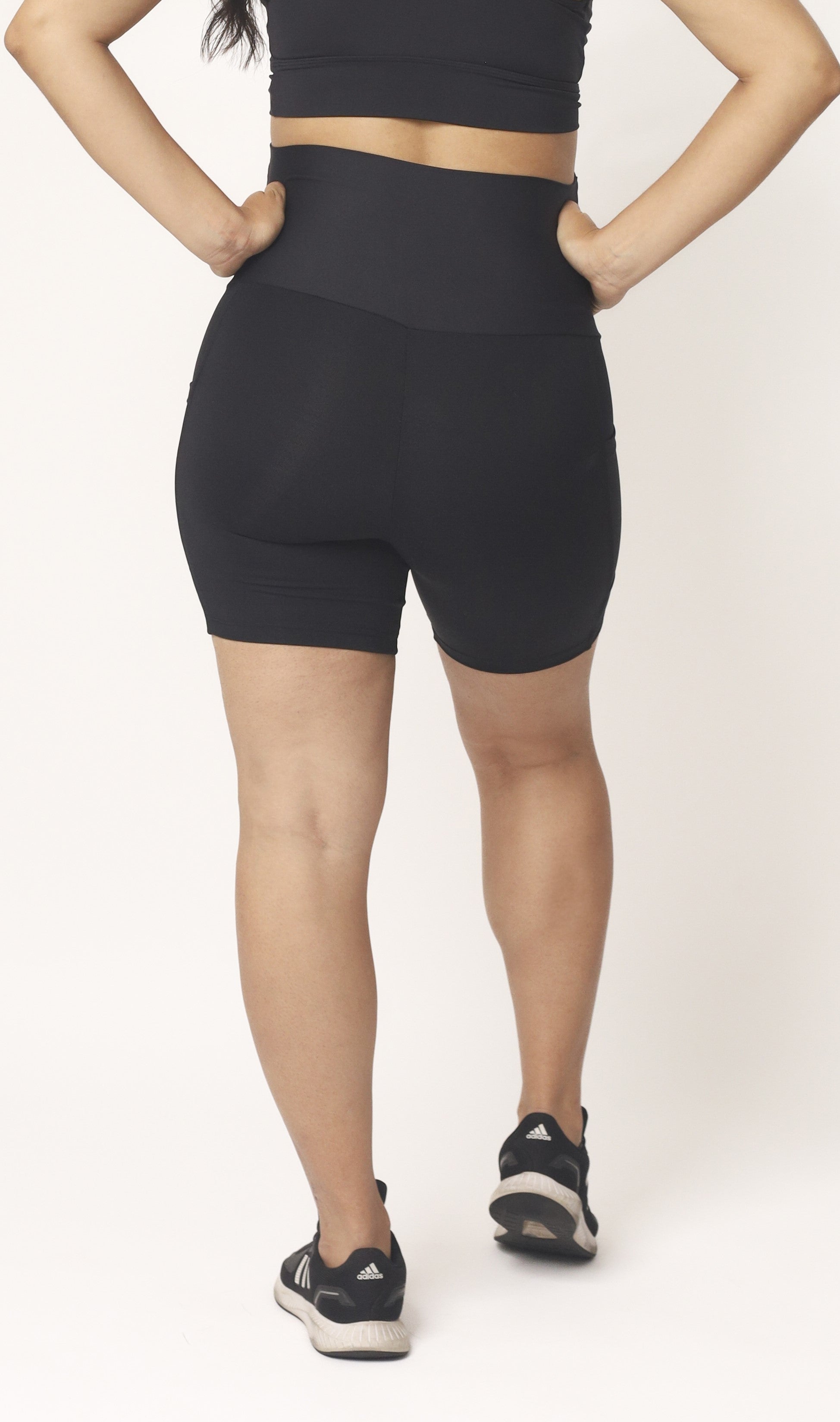 Shorts Biker Gestante Bolso Lateral